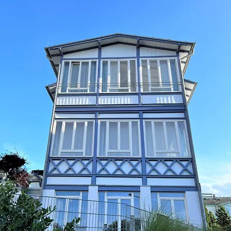 Strandvillen 4*